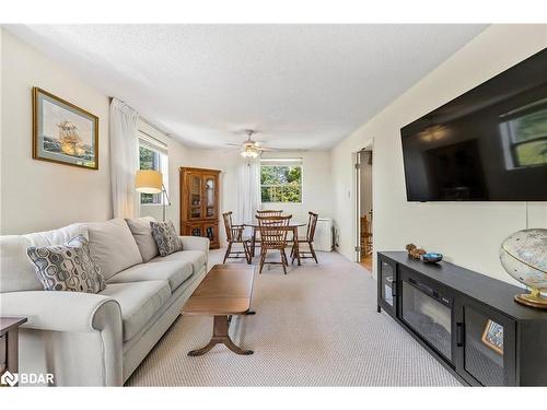 402-291 Blake Street, Barrie, ON - Indoor Photo Showing Living Room