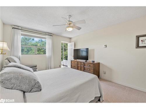 402-291 Blake Street, Barrie, ON - Indoor Photo Showing Bedroom