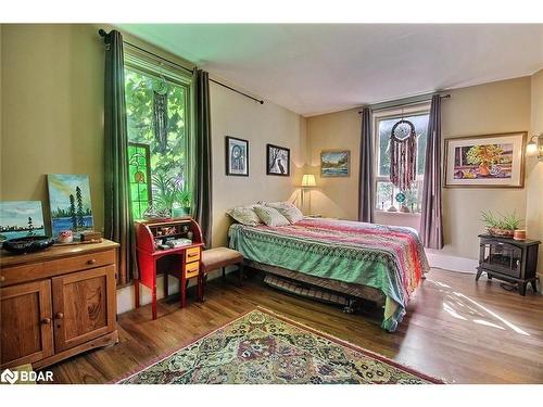 33 River Street, Severn, ON - Indoor Photo Showing Bedroom