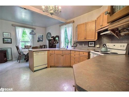 33 River Street, Severn, ON - Indoor Photo Showing Kitchen