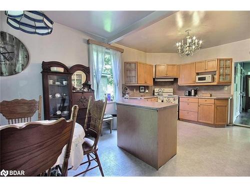 33 River Street, Severn, ON - Indoor Photo Showing Kitchen