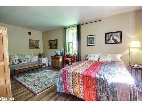 33 River Street, Severn, ON - Indoor Photo Showing Bedroom