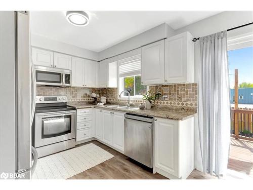 35 Reid Crescent, Collingwood, ON - Indoor Photo Showing Kitchen