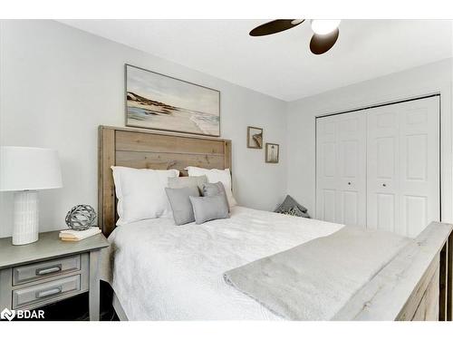 35 Reid Crescent, Collingwood, ON - Indoor Photo Showing Bedroom