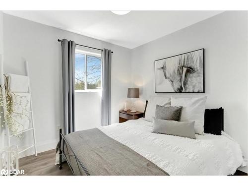 35 Reid Crescent, Collingwood, ON - Indoor Photo Showing Bedroom