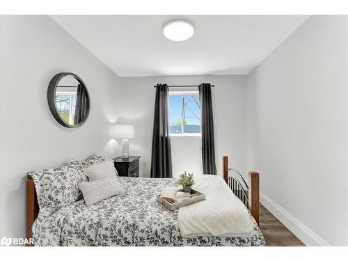 35 Reid Crescent, Collingwood, ON - Indoor Photo Showing Bedroom