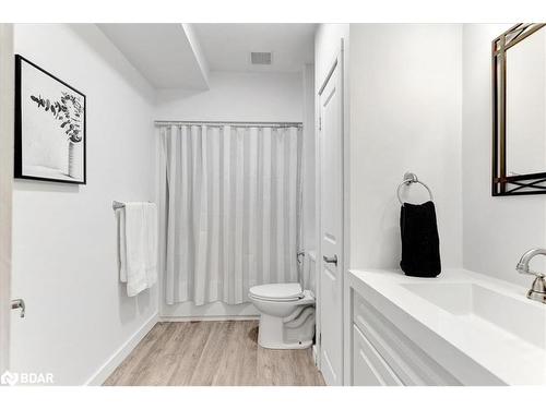 35 Reid Crescent, Collingwood, ON - Indoor Photo Showing Bathroom