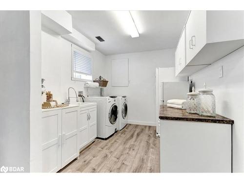 35 Reid Crescent, Collingwood, ON - Indoor Photo Showing Laundry Room