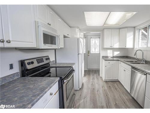 395 Little Avenue, Barrie, ON - Indoor Photo Showing Kitchen With Double Sink