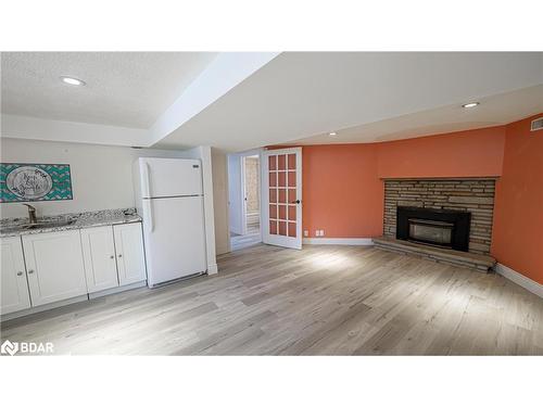 395 Little Avenue, Barrie, ON - Indoor Photo Showing Living Room With Fireplace