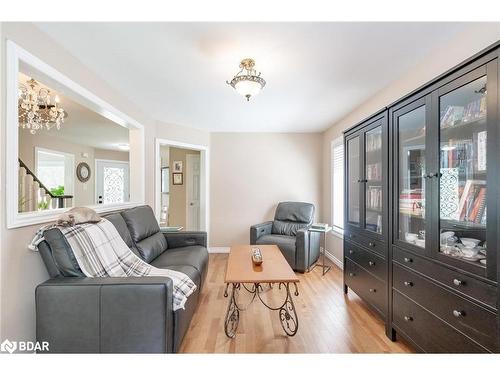 104 Madelaine Drive, Barrie, ON - Indoor Photo Showing Living Room