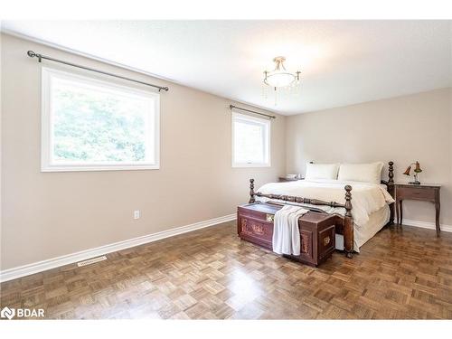 104 Madelaine Drive, Barrie, ON - Indoor Photo Showing Bedroom