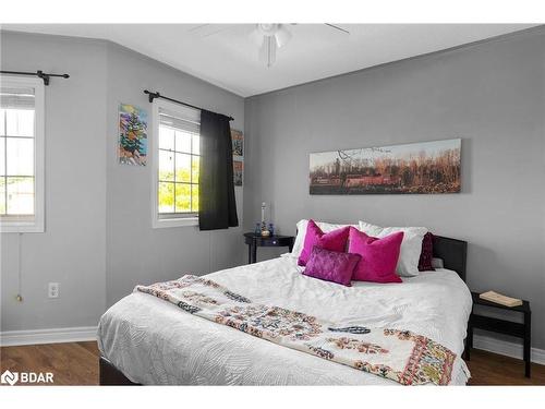 35 Lister Drive, Barrie, ON - Indoor Photo Showing Bedroom