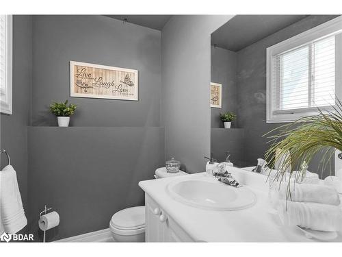 35 Lister Drive, Barrie, ON - Indoor Photo Showing Bathroom