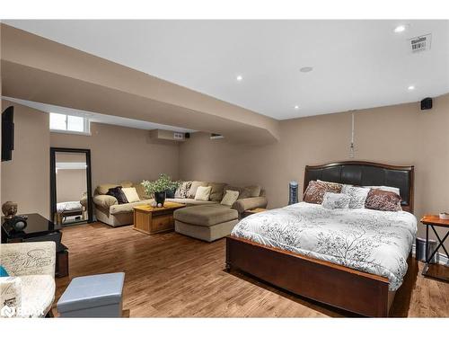 35 Lister Drive, Barrie, ON - Indoor Photo Showing Bedroom