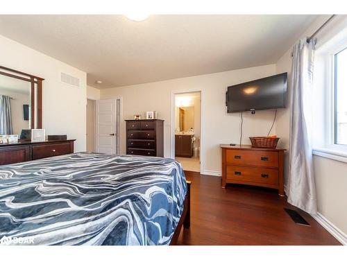 25 Patterson Drive, Caledonia, ON - Indoor Photo Showing Bedroom