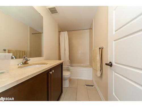 25 Patterson Drive, Caledonia, ON - Indoor Photo Showing Bathroom