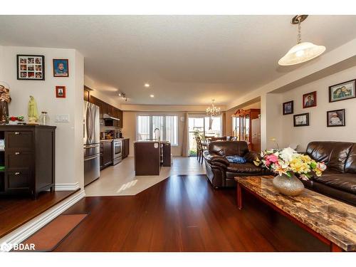 25 Patterson Drive, Caledonia, ON - Indoor Photo Showing Living Room