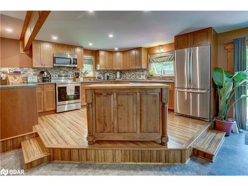 4410 Canal Road, Severn, ON - Indoor Photo Showing Kitchen