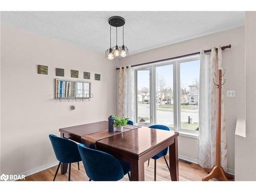 28 Charleson Drive, Barrie, ON - Indoor Photo Showing Dining Room