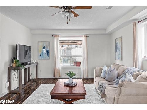 28 Charleson Drive, Barrie, ON - Indoor Photo Showing Living Room