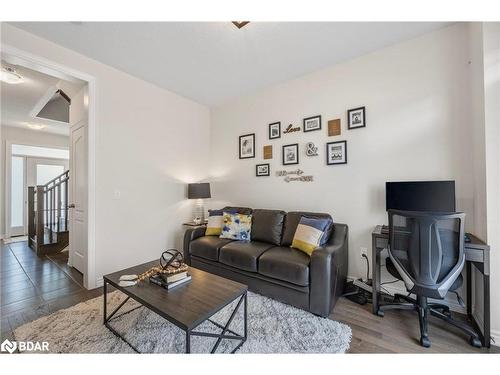 4 Slack Lane, Caledon East, ON - Indoor Photo Showing Living Room