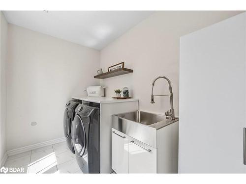 4 Slack Lane, Caledon East, ON - Indoor Photo Showing Laundry Room