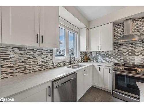 4 Slack Lane, Caledon East, ON - Indoor Photo Showing Kitchen With Double Sink With Upgraded Kitchen