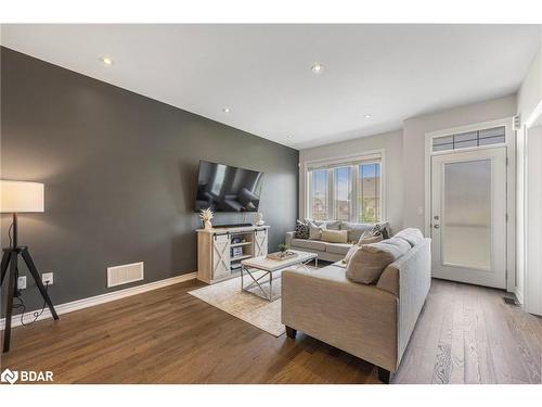 4 Slack Lane, Caledon East, ON - Indoor Photo Showing Living Room