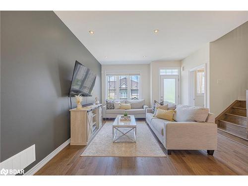 4 Slack Lane, Caledon East, ON - Indoor Photo Showing Living Room