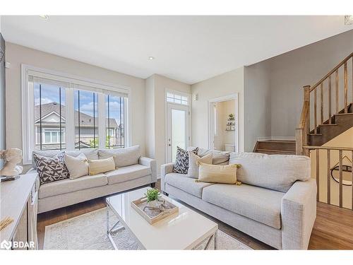 4 Slack Lane, Caledon East, ON - Indoor Photo Showing Living Room