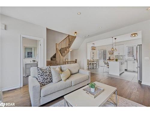 4 Slack Lane, Caledon East, ON - Indoor Photo Showing Living Room