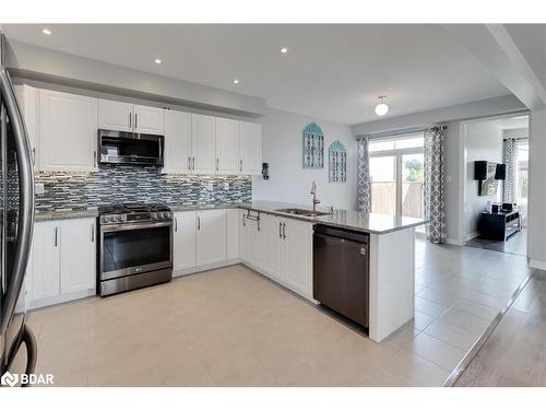 24 Sasco Way, Angus, ON - Indoor Photo Showing Kitchen With Stainless Steel Kitchen With Upgraded Kitchen