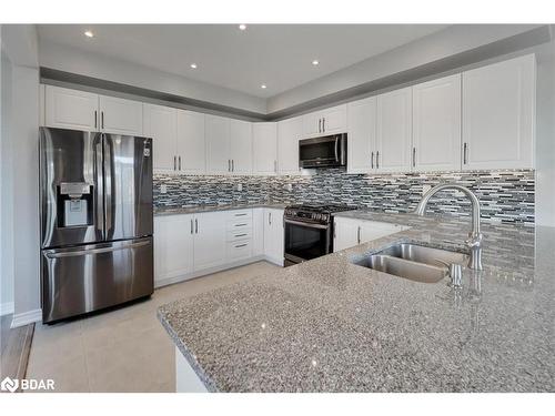 24 Sasco Way, Angus, ON - Indoor Photo Showing Kitchen With Stainless Steel Kitchen With Double Sink With Upgraded Kitchen