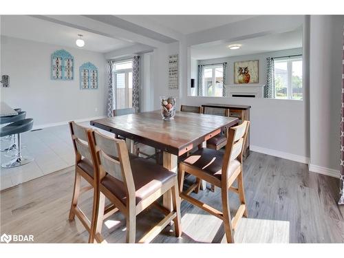 24 Sasco Way, Angus, ON - Indoor Photo Showing Dining Room