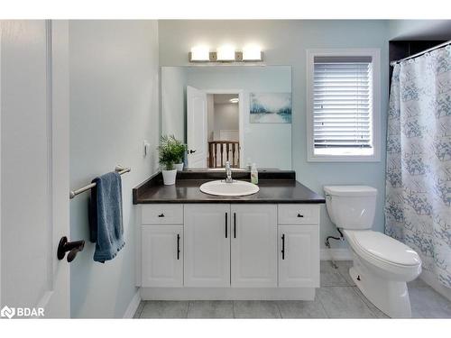 24 Sasco Way, Angus, ON - Indoor Photo Showing Bathroom