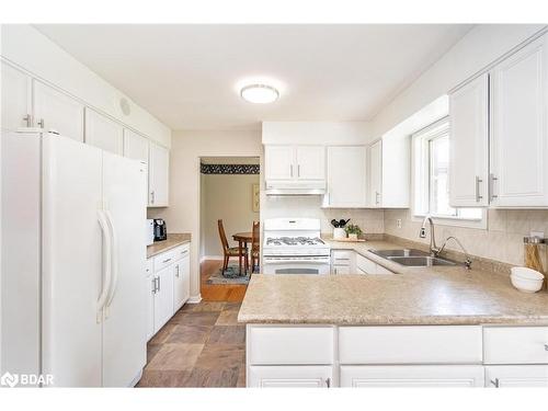 3 Artesian Avenue, Holland Landing, ON - Indoor Photo Showing Kitchen With Double Sink