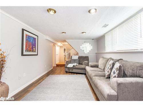 3 Artesian Avenue, Holland Landing, ON - Indoor Photo Showing Living Room