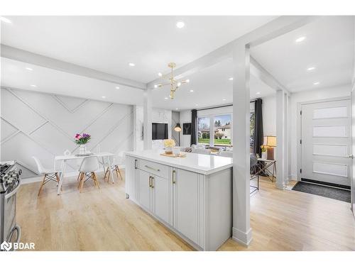 4 Curtiss Court, Barrie, ON - Indoor Photo Showing Kitchen