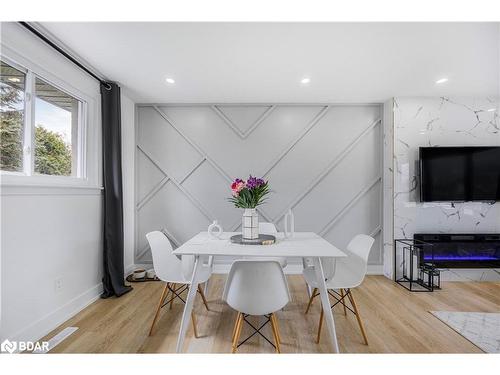 4 Curtiss Court, Barrie, ON - Indoor Photo Showing Dining Room