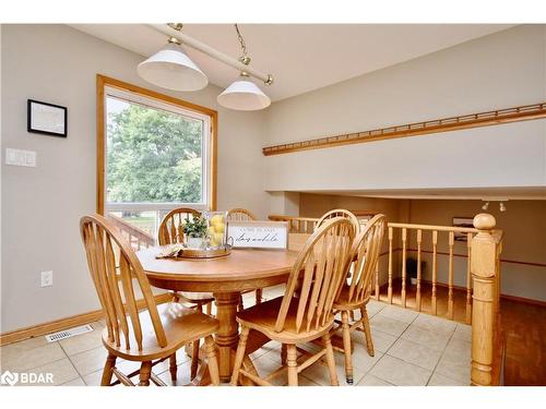 252 Nelson Crescent, Stroud, ON - Indoor Photo Showing Dining Room