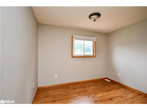 252 Nelson Crescent, Stroud, ON - Indoor Photo Showing Other Room