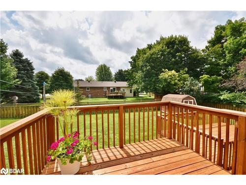 252 Nelson Crescent, Stroud, ON - Outdoor With Deck Patio Veranda With Exterior