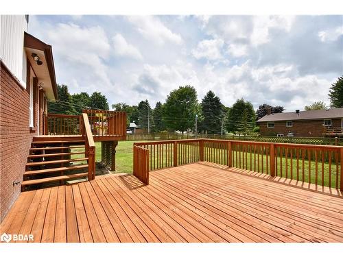 252 Nelson Crescent, Stroud, ON - Outdoor With Deck Patio Veranda With Exterior