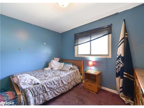 205 Merrett Drive, Barrie, ON - Indoor Photo Showing Bedroom