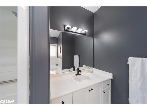 45 Mcavoy Drive, Barrie, ON - Indoor Photo Showing Bathroom