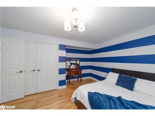 45 Mcavoy Drive, Barrie, ON - Indoor Photo Showing Bedroom