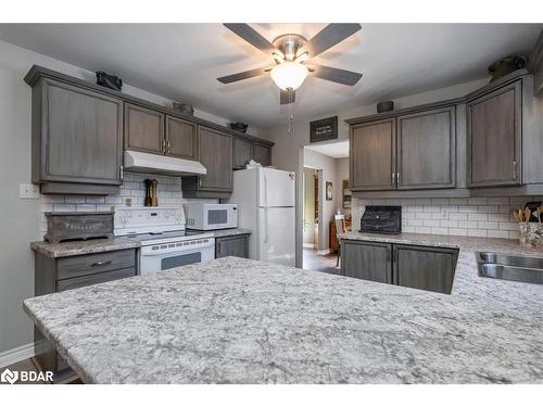 114 Chieftain Crescent, Barrie, ON - Indoor Photo Showing Kitchen With Double Sink