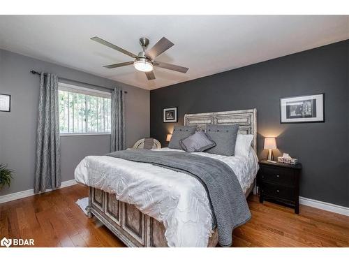 114 Chieftain Crescent, Barrie, ON - Indoor Photo Showing Bedroom