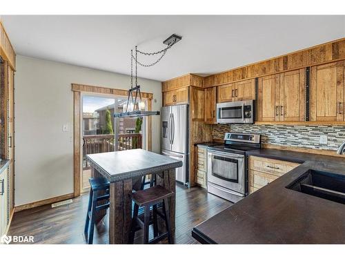 15 Fenchurch Manor, Barrie, ON - Indoor Photo Showing Kitchen With Stainless Steel Kitchen